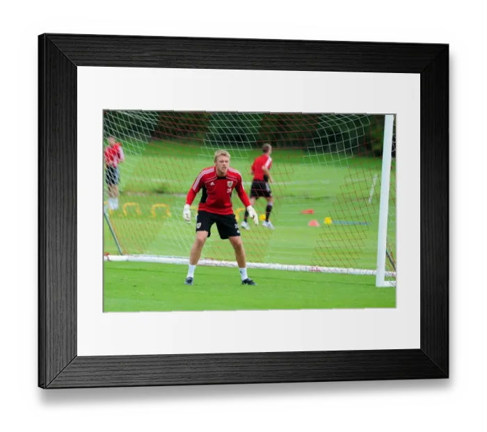 Framed Print : David James Joins Bristol City: First Training Session - Season 10-11 (New Signing)
