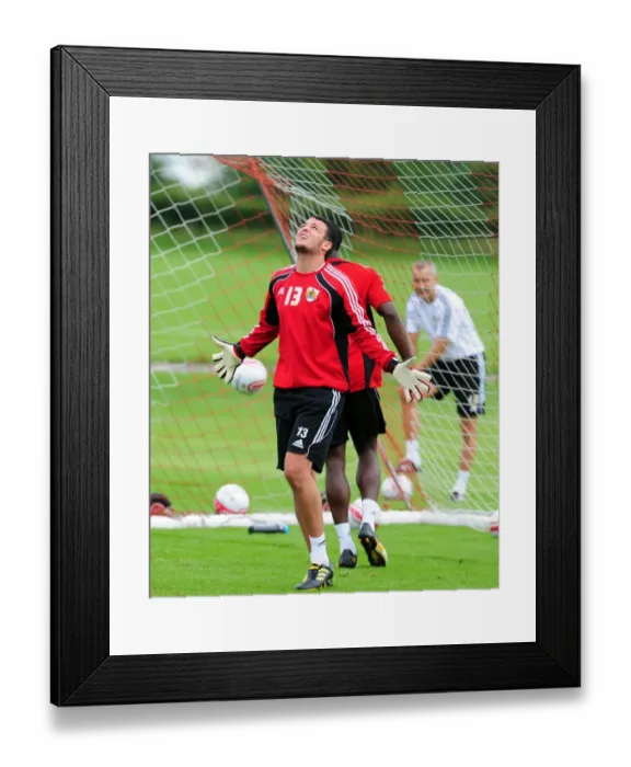 Framed Print : David James Joins Bristol City: First Training Session - Season 10-11 (New Signing) Framed Print : David James Joins Bristol City: First Training Session - Season 10-11 (New Signing)