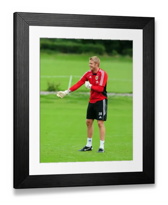 Framed Print : David James Joins Bristol City: First Training Session - Season 10-11 (New Signing)