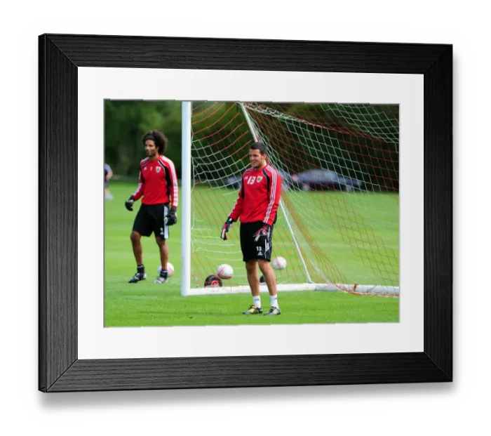 Framed Print : David James Joins Bristol City: First Training Session - Season 10-11 (New Signing) Framed Print : David James Joins Bristol City: First Training Session - Season 10-11 (New Signing)