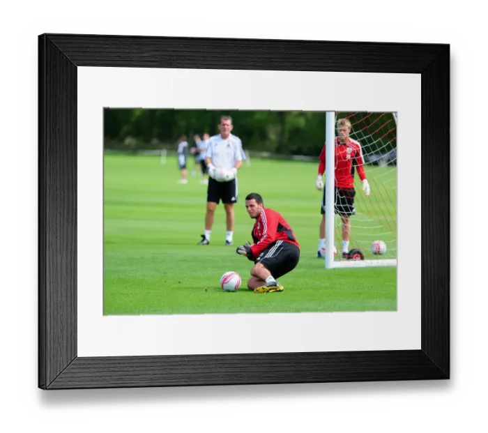 Framed Print : David James Joins Bristol City: First Training Session - Season 10-11 (New Signing) Framed Print : David James Joins Bristol City: First Training Session - Season 10-11 (New Signing)