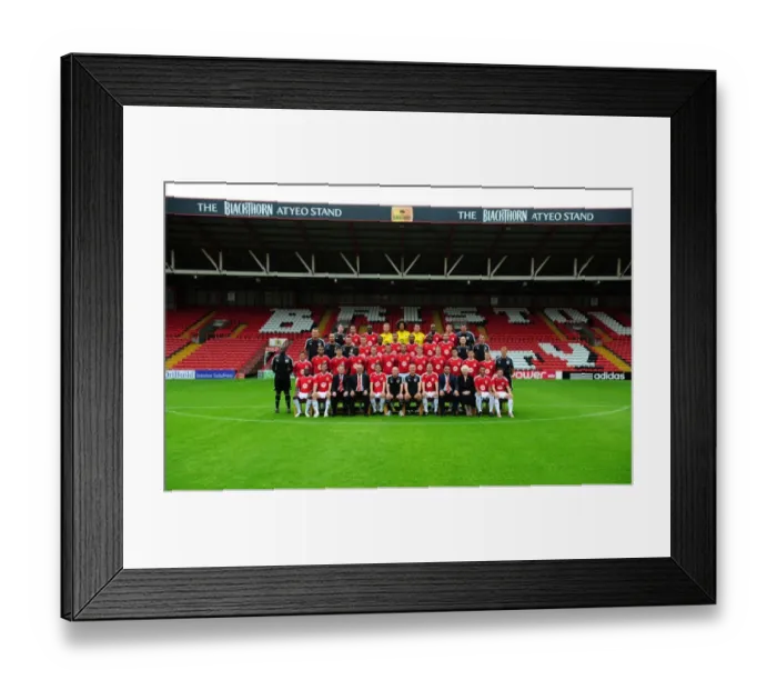 Framed Print : Bristol City First Team: United Front - 2010-11 Season Framed Print : Bristol City First Team: United Front - 2010-11 Season