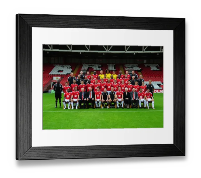 Framed Print : United Front: 2010-2011 - Bristol City First Team Season Image Framed Print : United Front: 2010-2011 - Bristol City First Team Season Image