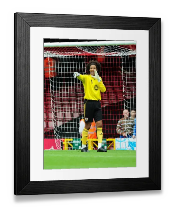 Framed Print : The Showdown: Bristol City vs. Millwall - Season 10-11 Framed Print : The Showdown: Bristol City vs. Millwall - Season 10-11