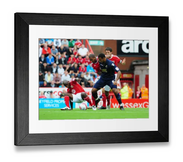 Framed Print : Bristol City vs Millwall: A Football Showdown - Season 10-11 Framed Print : Bristol City vs Millwall: A Football Showdown - Season 10-11