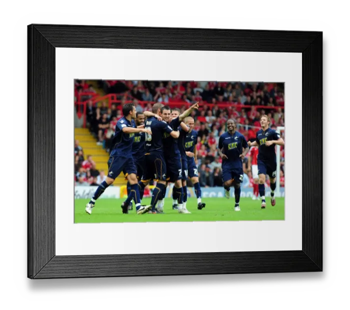 Framed Print : Bristol City vs Millwall: The Showdown - Season 10-11 Framed Print : Bristol City vs Millwall: The Showdown - Season 10-11