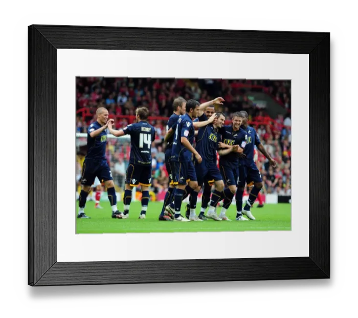Framed Print : Bristol City vs Millwall: A Football Rivalry - Season 10-11 Framed Print : Bristol City vs Millwall: A Football Rivalry - Season 10-11