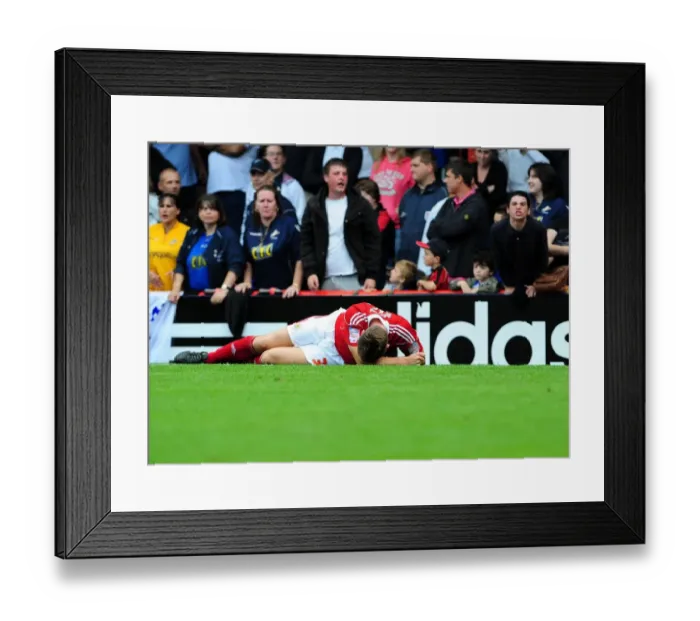 Framed Print : Bristol City vs Millwall: The Showdown - Season 10-11 Framed Print : Bristol City vs Millwall: The Showdown - Season 10-11