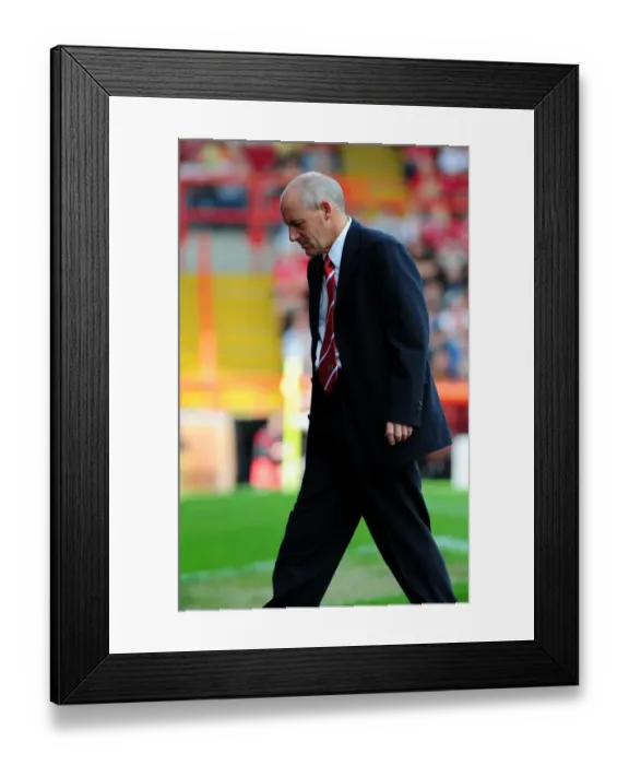 Framed Print : Bristol City vs Millwall: A Football Showdown - Season 10-11 Framed Print : Bristol City vs Millwall: A Football Showdown - Season 10-11