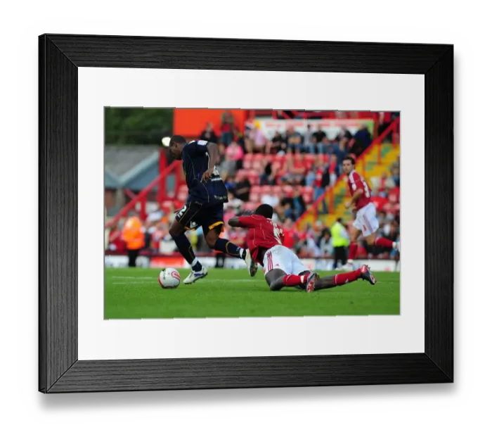 Framed Print : Bristol City vs Millwall: A Football Showdown - Season 10-11 Framed Print : Bristol City vs Millwall: A Football Showdown - Season 10-11