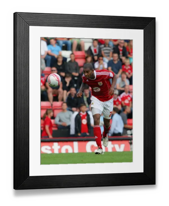 Framed Print : Bristol City vs. Millwall: The Showdown - Season 10-11 Framed Print : Bristol City vs. Millwall: The Showdown - Season 10-11