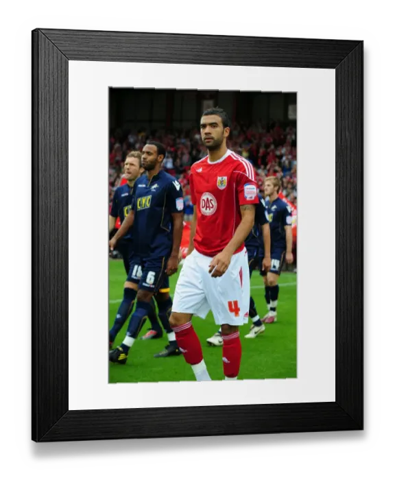 Framed Print : Bristol City vs Millwall: The Showdown - Season 10-11 Framed Print : Bristol City vs Millwall: The Showdown - Season 10-11