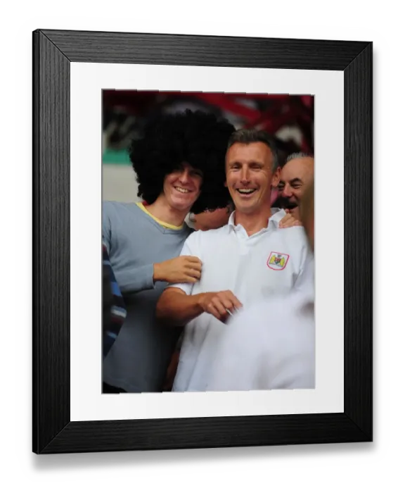 Framed Print : Bristol City vs Millwall: A Season 10-11 Football Rivalry Framed Print : Bristol City vs Millwall: A Season 10-11 Football Rivalry