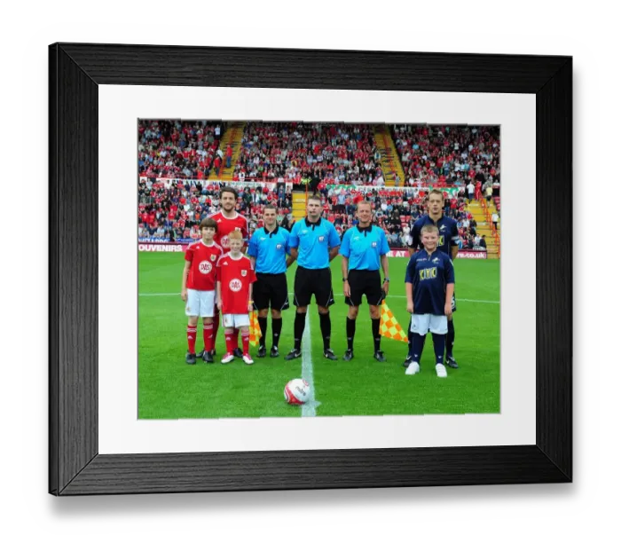 Framed Print : Showdown in Season 10-11: Bristol City vs Millwall Framed Print : Showdown in Season 10-11: Bristol City vs Millwall