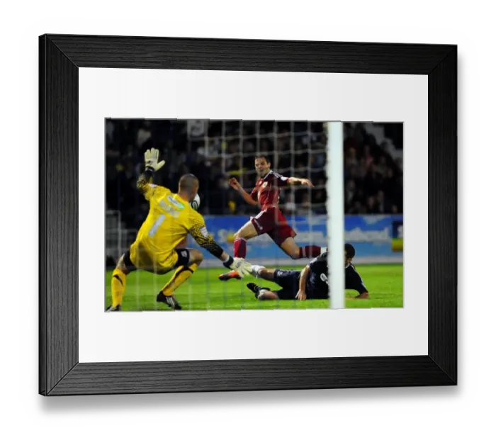 Framed Print : Ivan Sproule Scores for Bristol City against Southend United in Carling Cup Match, August 2010 Framed Print : Ivan Sproule Scores for Bristol City against Southend United in Carling Cup Match, August 2010