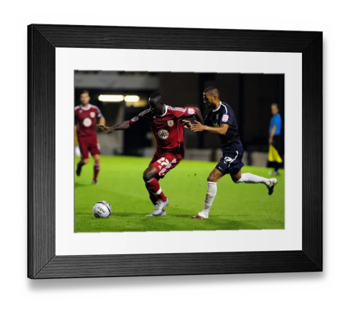 Framed Print : Bristol City vs. Southend United: Season 10-11 Football Showdown Framed Print : Bristol City vs. Southend United: Season 10-11 Football Showdown