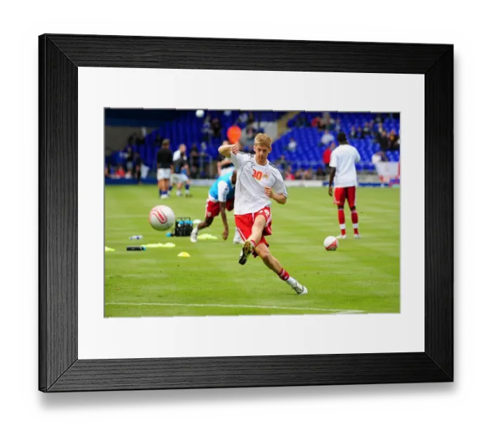 Framed Print : Jon Stead in Action: Ipswich v Bristol City Championship Clash at Portman Road, 2010