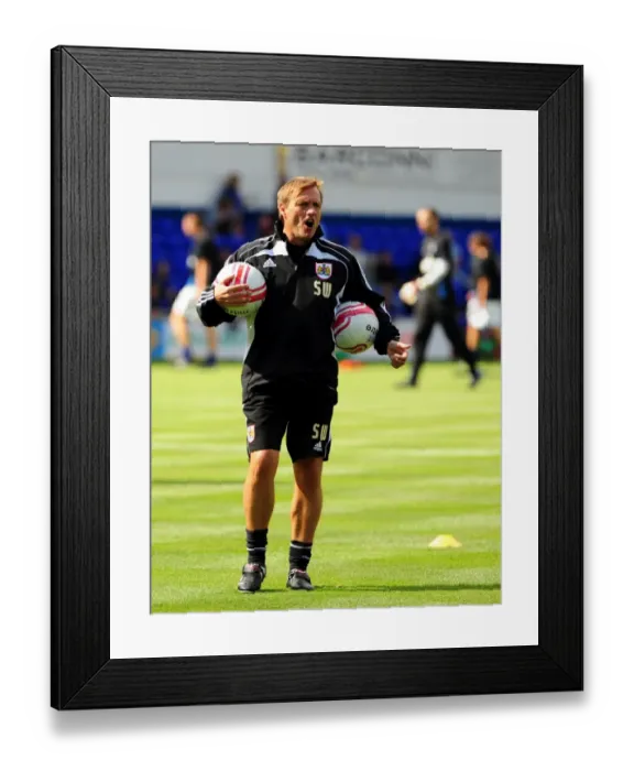 Framed Print : Bristol City Assistant Manager Steve Wigley at Ipswich Town Championship Match, 2010 Framed Print : Bristol City Assistant Manager Steve Wigley at Ipswich Town Championship Match, 2010