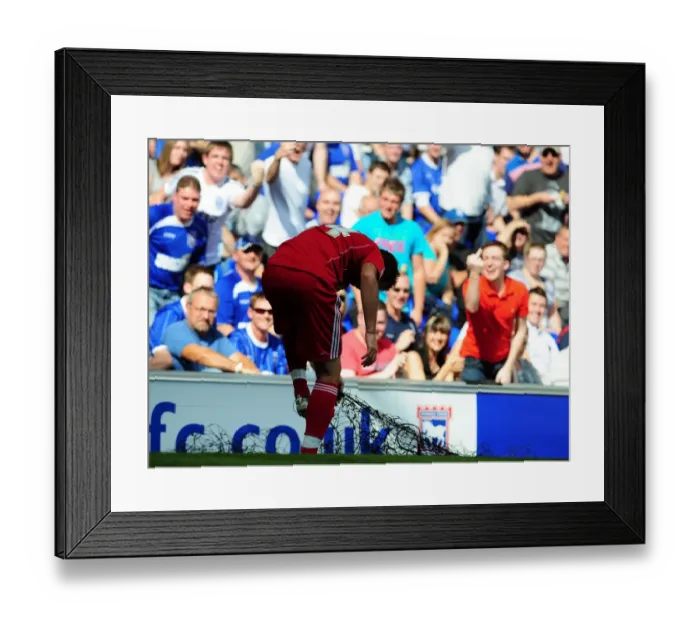 Framed Print : Brett Pitman Caught in Netting Mishap at Ipswich vs. Bristol City Championship Match (28 / 08 / 2010) Framed Print : Brett Pitman Caught in Netting Mishap at Ipswich vs. Bristol City Championship Match (28 / 08 / 2010)