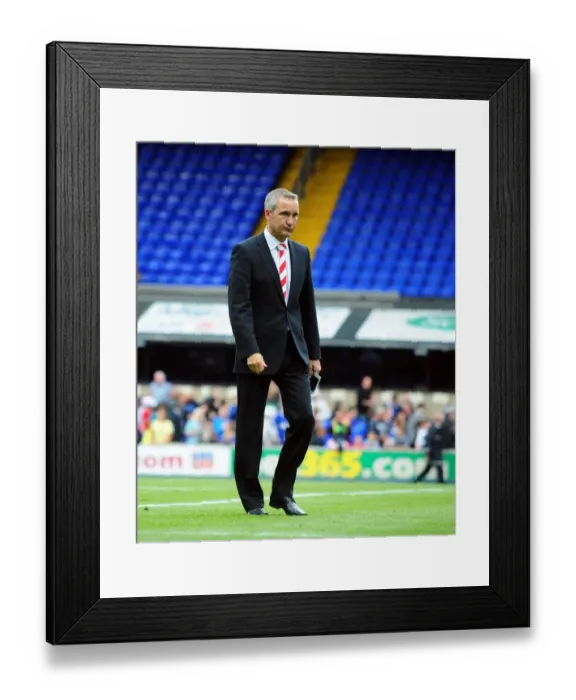 Framed Print : Keith Millen Leads Bristol City in Championship Clash at Portman Road, August 28, 2010