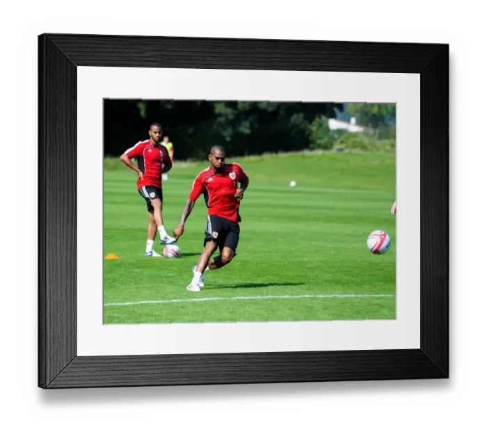 Framed Print : Bristol City First Team Training: Session 2-9-10, Season 10-11