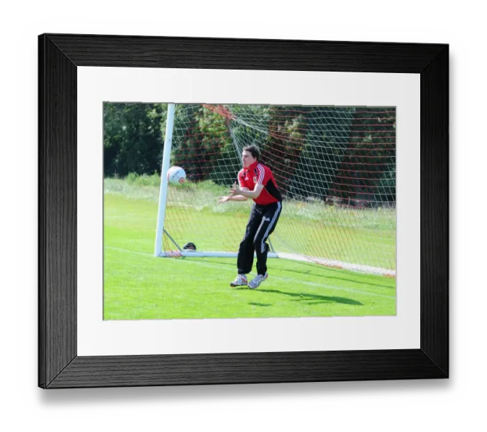 Framed Print : Bristol City First Team: Training Session - September 2010 (Season 10-11) Framed Print : Bristol City First Team: Training Session - September 2010 (Season 10-11)