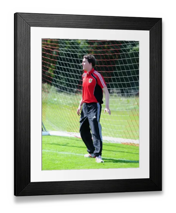 Framed Print : Bristol City First Team: Training Sessions (September 2, 2010) - Gearing Up for Season 10-11 Framed Print : Bristol City First Team: Training Sessions (September 2, 2010) - Gearing Up for Season 10-11
