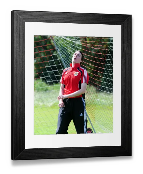Framed Print : Bristol City First Team: Gearing Up for Season 10-11 - Training Session on September 2, 2010 Framed Print : Bristol City First Team: Gearing Up for Season 10-11 - Training Session on September 2, 2010
