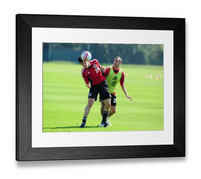 Framed Print : Bristol City First Team Training: September 2010 - Preparing for the 10-11 Season Framed Print : Bristol City First Team Training: September 2010 - Preparing for the 10-11 Season