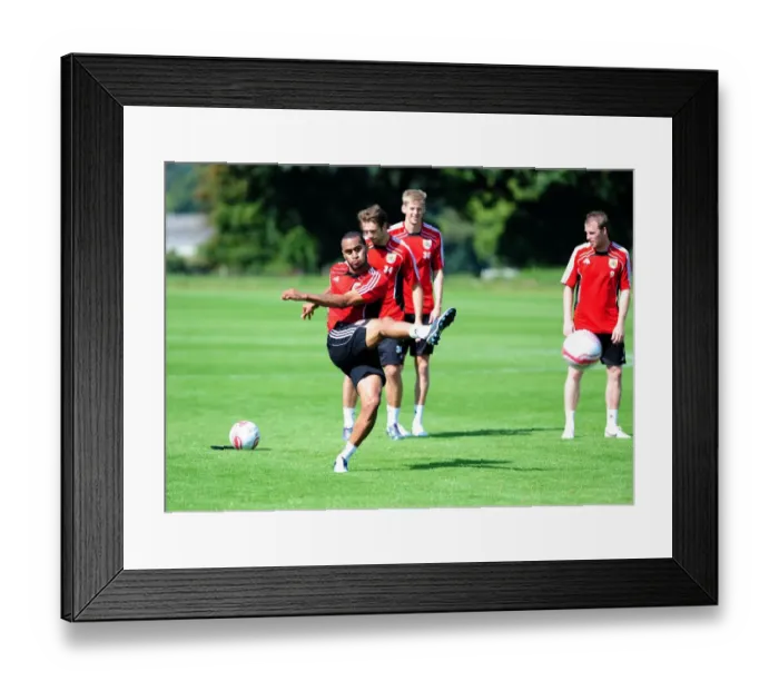 Framed Print : Bristol City First Team: Gearing Up for Season 10-11 - Training Session on September 2, 2010 Framed Print : Bristol City First Team: Gearing Up for Season 10-11 - Training Session on September 2, 2010