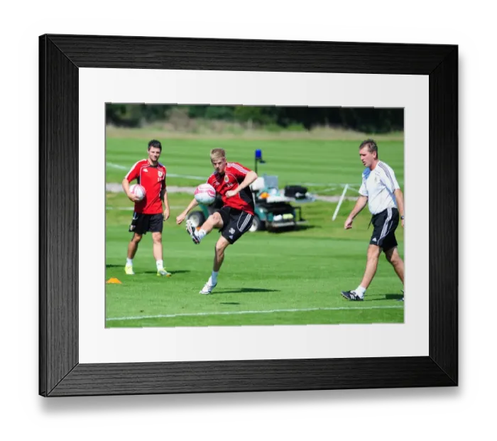Framed Print : Bristol City First Team: Gearing Up for Season 10-11 - Training Sessions (September 2, 2010) Framed Print : Bristol City First Team: Gearing Up for Season 10-11 - Training Sessions (September 2, 2010)
