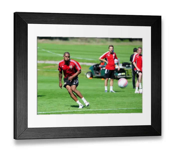 Framed Print : Bristol City First Team: Training Session - September 2, 2010: Gearing Up for Season 10-11 Framed Print : Bristol City First Team: Training Session - September 2, 2010: Gearing Up for Season 10-11