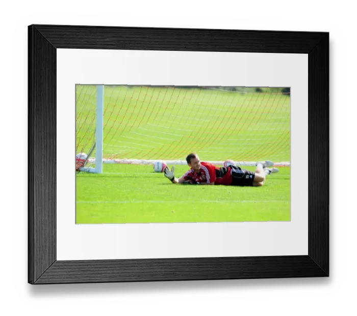 Framed Print : Bristol City First Team: Gearing Up for Season 10-11 - Training Session on September 2, 2010 Framed Print : Bristol City First Team: Gearing Up for Season 10-11 - Training Session on September 2, 2010