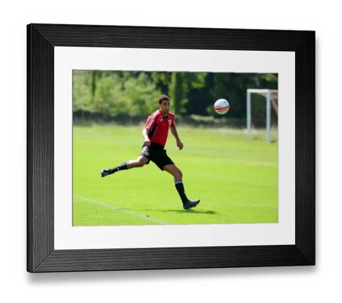 Framed Print : Bristol City First Team: Training Sessions - September 2010 (Season 10-11) Framed Print : Bristol City First Team: Training Sessions - September 2010 (Season 10-11)