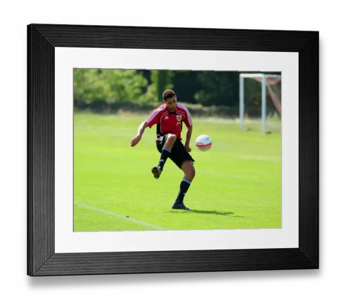 Framed Print : Bristol City First Team: 2010-11 Season Gear-Up: Training Session (September 2, 2010) Framed Print : Bristol City First Team: 2010-11 Season Gear-Up: Training Session (September 2, 2010)