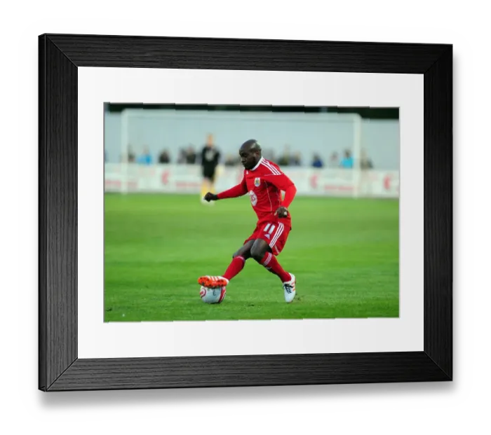 Framed Print : Bristol City vs Paulton Rovers: Football Rivalry in Season 10-11 Framed Print : Bristol City vs Paulton Rovers: Football Rivalry in Season 10-11