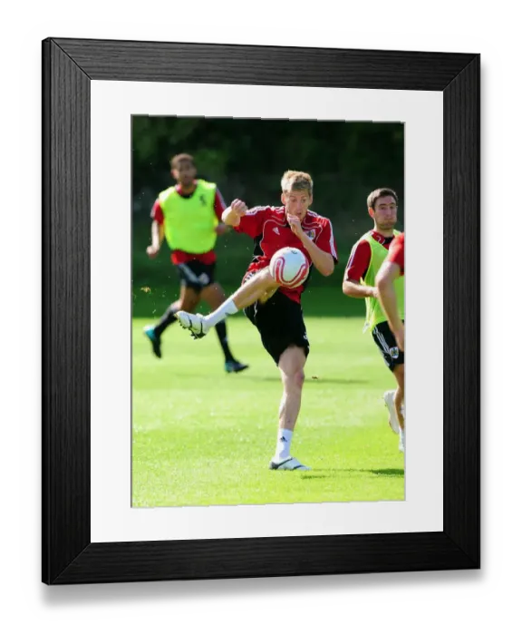Framed Print : Bristol City First Team: Gearing Up for Season 10-11 - Training Session on September 9, 2010