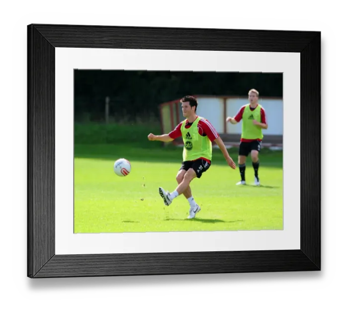 Framed Print : Bristol City First Team: Gearing Up for Season 10-11 - Training Session on September 9, 2010 Framed Print : Bristol City First Team: Gearing Up for Season 10-11 - Training Session on September 9, 2010