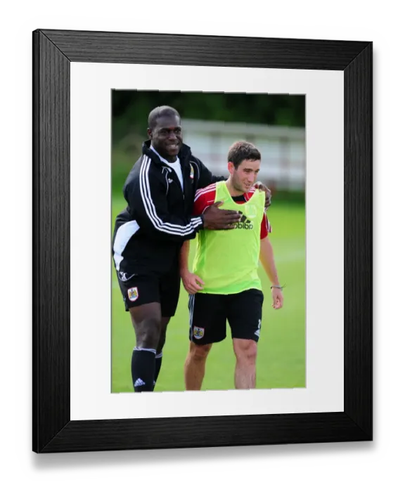 Framed Print : Bristol City First Team: Gearing Up for Season 10-11 - Training Session on September 9, 2010 Framed Print : Bristol City First Team: Gearing Up for Season 10-11 - Training Session on September 9, 2010