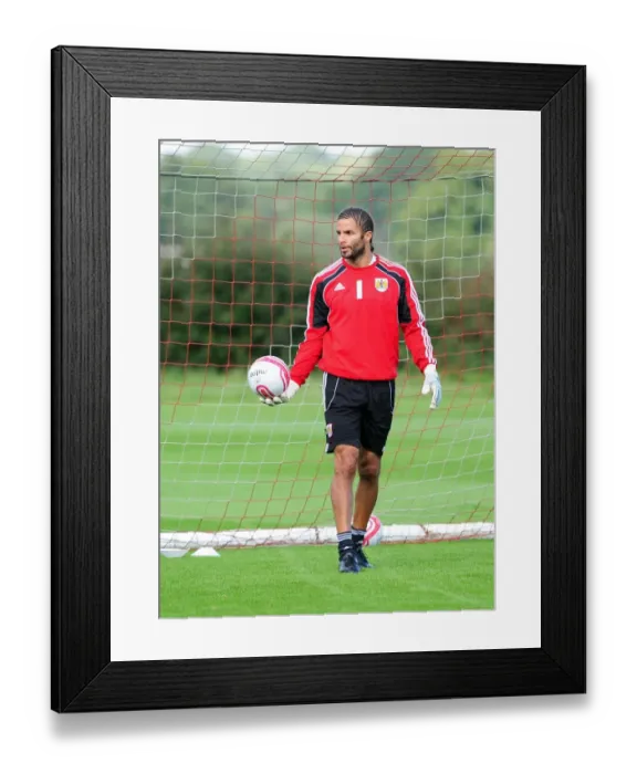 Framed Print : Bristol City First Team: 2010-11 Season Kick-Off - Training Session (9-9-10) Framed Print : Bristol City First Team: 2010-11 Season Kick-Off - Training Session (9-9-10)