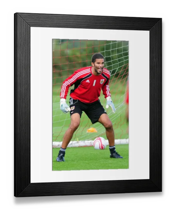 Framed Print : Bristol City First Team: Gearing Up for Season 10-11 - Training Session on September 9, 2010 Framed Print : Bristol City First Team: Gearing Up for Season 10-11 - Training Session on September 9, 2010