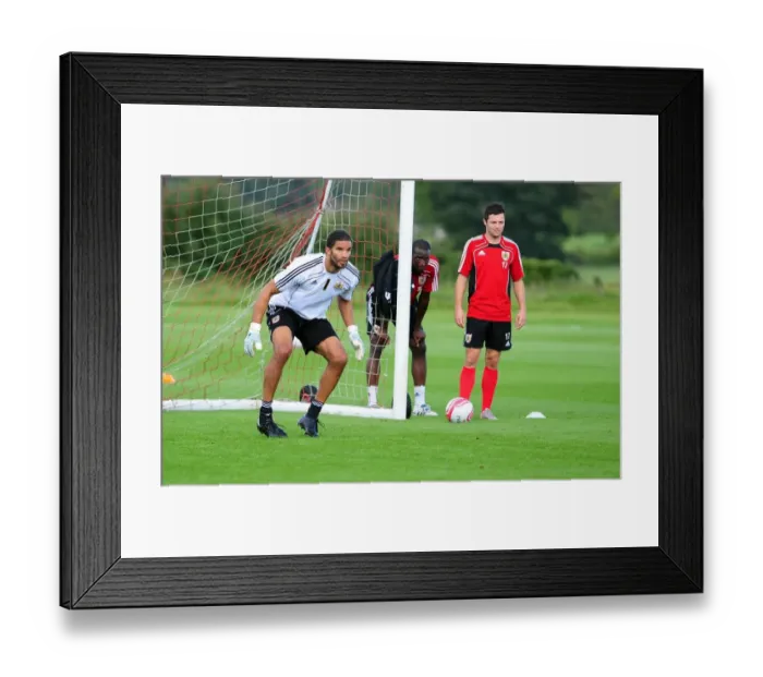Framed Print : Bristol City First Team: Gearing Up for Season 10-11 - Training Session on September 9, 2010 Framed Print : Bristol City First Team: Gearing Up for Season 10-11 - Training Session on September 9, 2010