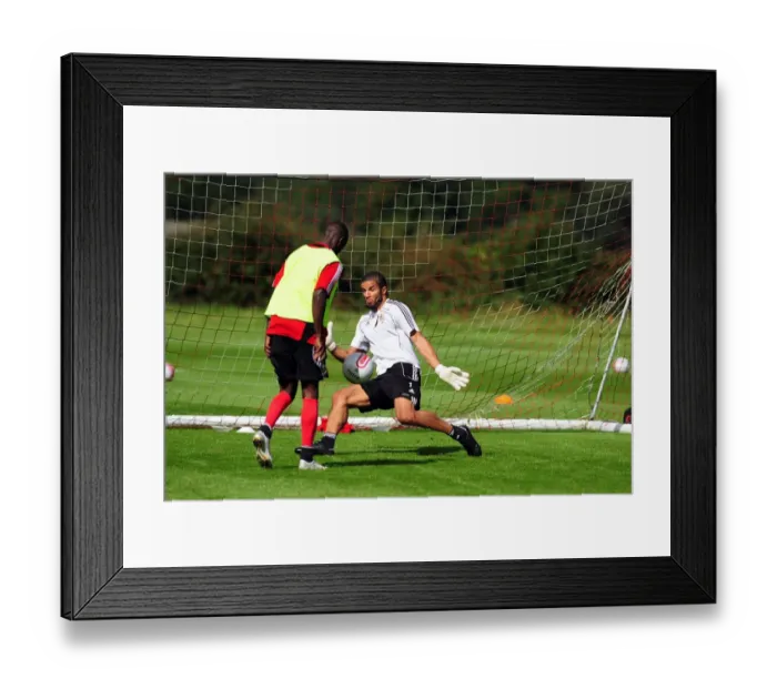 Framed Print : Bristol City First Team: Gearing Up for Season 10-11 - Training Session on September 9, 2010 Framed Print : Bristol City First Team: Gearing Up for Season 10-11 - Training Session on September 9, 2010