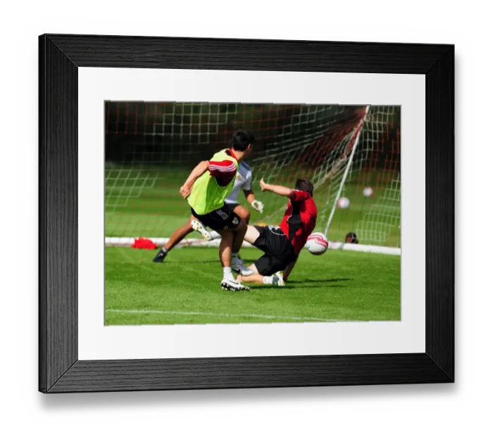 Framed Print : Bristol City First Team: Gearing Up for Season 10-11 - Training Session on September 9, 2010 Framed Print : Bristol City First Team: Gearing Up for Season 10-11 - Training Session on September 9, 2010