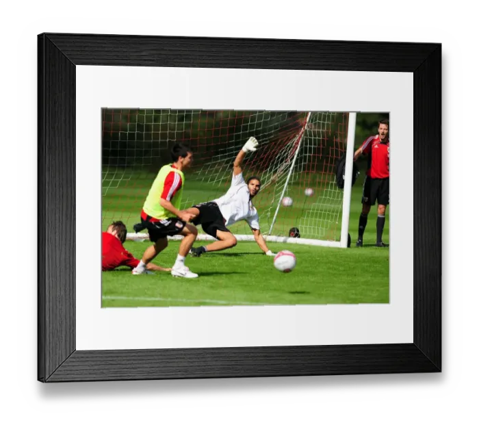 Framed Print : Bristol City First Team: Preparing for the 2010-11 Season - Training Session (9-9-10) Framed Print : Bristol City First Team: Preparing for the 2010-11 Season - Training Session (9-9-10)
