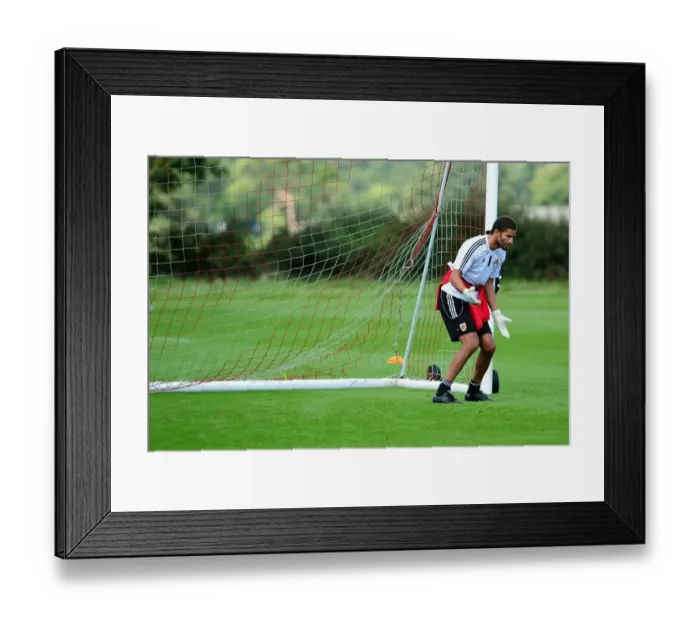Framed Print : Bristol City First Team: Gearing Up for Season 10-11 - Training Session on September 9, 2010 Framed Print : Bristol City First Team: Gearing Up for Season 10-11 - Training Session on September 9, 2010