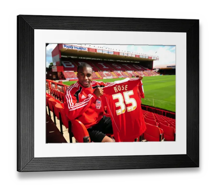 Framed Print : Bristol City First Team: Gearing Up for Season 10-11 - Training Session on September 9, 2010