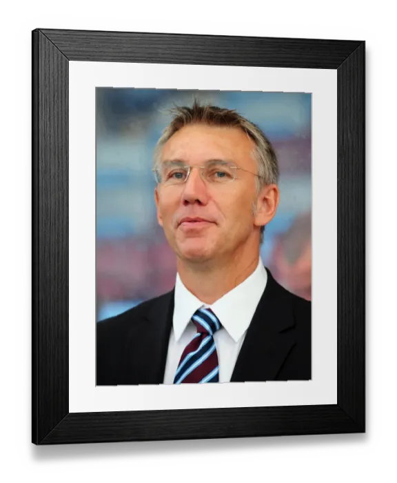 Framed Print : Nigel Adkins Faces Off Against Bristol City in Championship Showdown at Glanford Park, September 2010