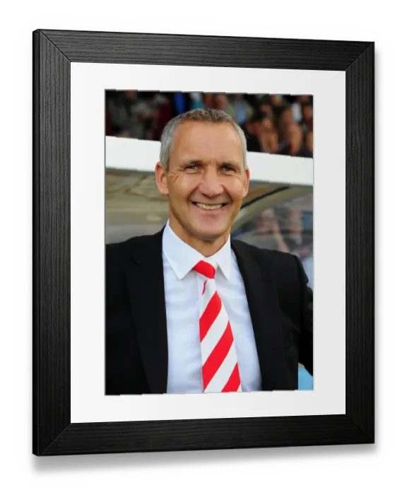 Framed Print : Keith Millen Leads Bristol City Against Scunthorpe United in Championship Showdown at Glanford Park (September 11, 2010) Framed Print : Keith Millen Leads Bristol City Against Scunthorpe United in Championship Showdown at Glanford Park (September 11, 2010)