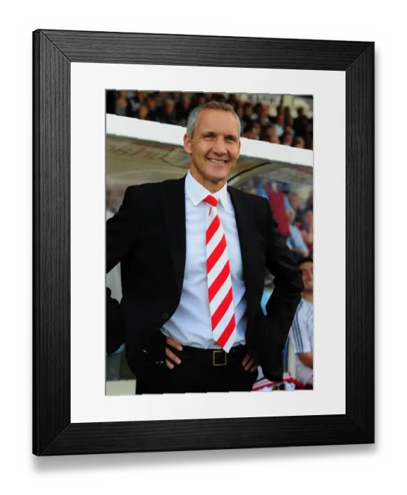Framed Print : Keith Millen and Bristol City Take on Scunthorpe United in Championship Showdown at Glanford Park (September 11, 2010)